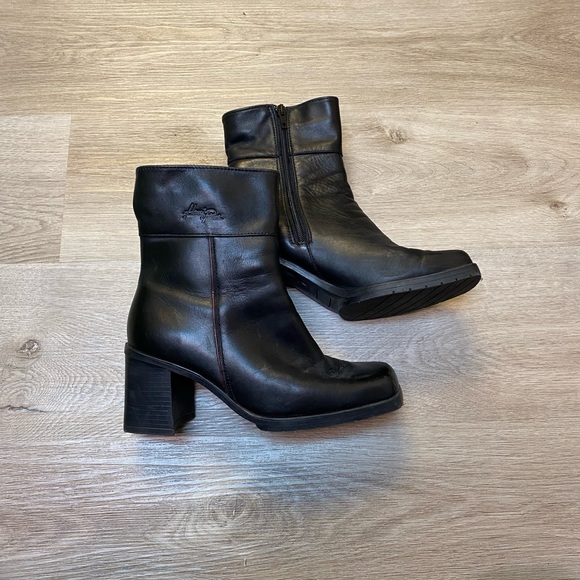 Black Square toed boots - Picture 4 of 4